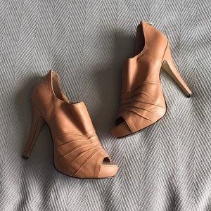 Vince Camuto heels. sz. 8